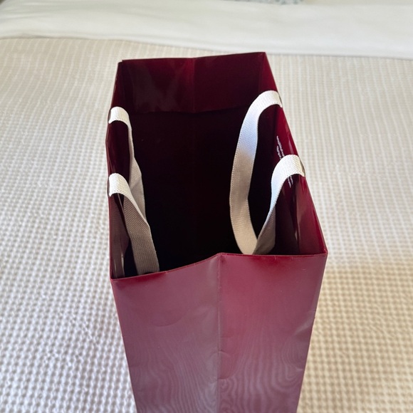 Gucci Burgundy Shopping Bag with White Handles - Picture 2 of 3